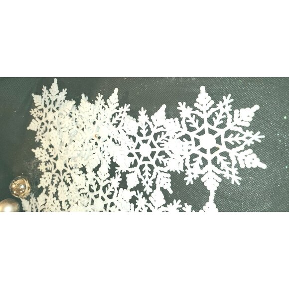 43 White Glitter Snowflake Christmas Table Decor Gold Ornaments Set - Picture 6 of 8